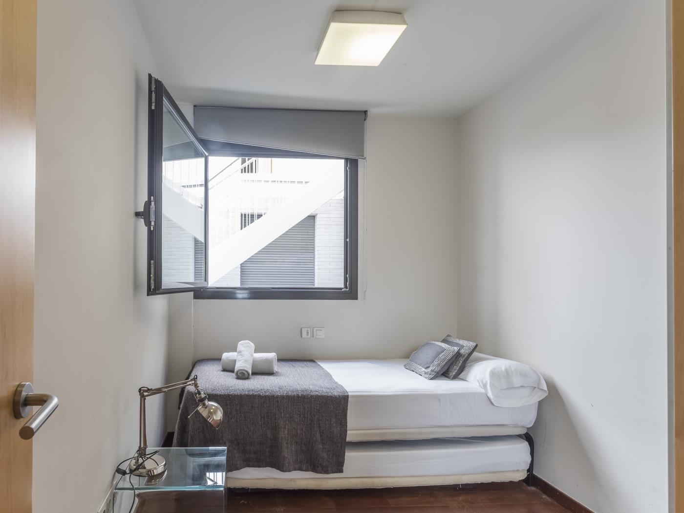 My Space Barcelona Apartment with Terrace and Pool near Park Güell for 8 - My Space Barcelona Apartments