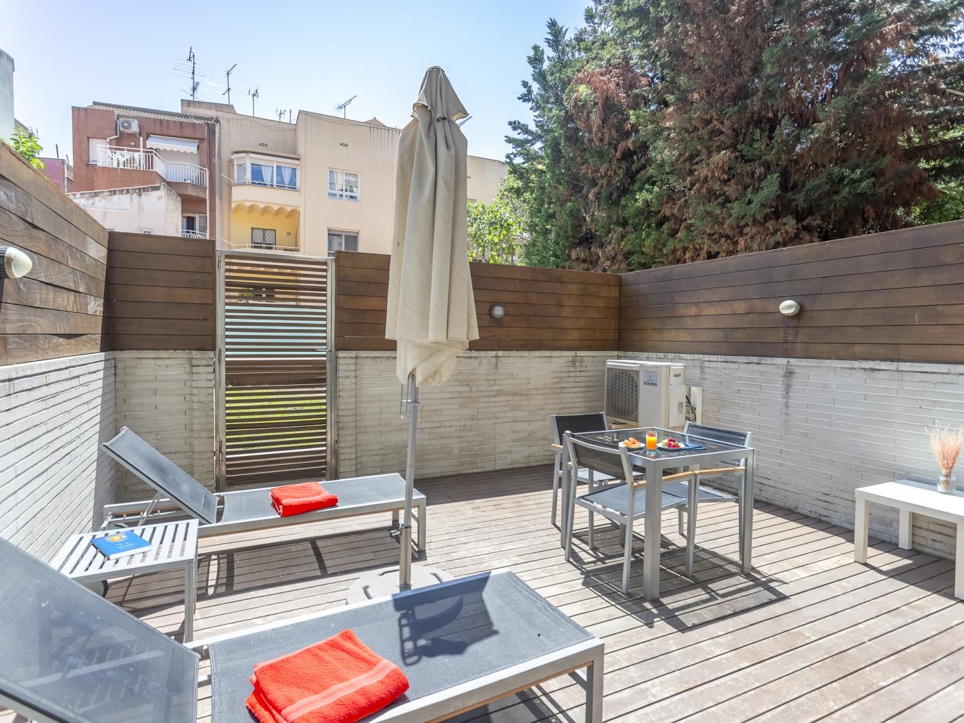 My Space Barcelona Apartment with Terrace and Pool near Park Güell for 8 - My Space Barcelona Apartments