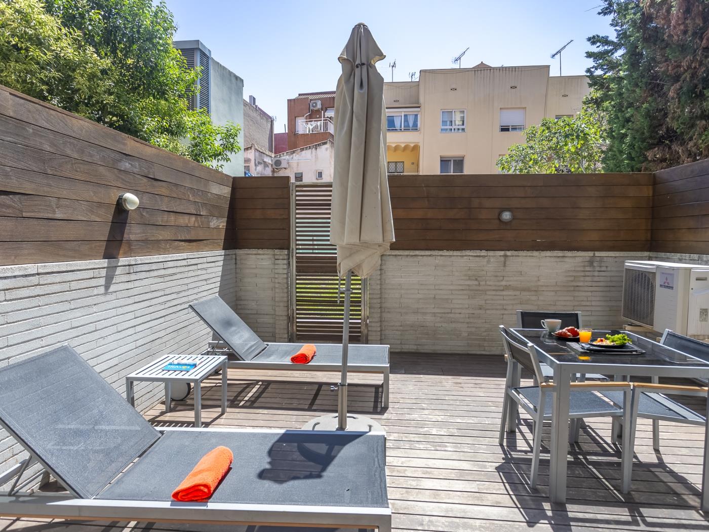 My Space Barcelona Apartment with Terrace and Pool near Park Güell for 8 - My Space Barcelona Apartments
